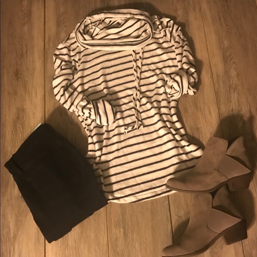 Stripped lightweight sweater